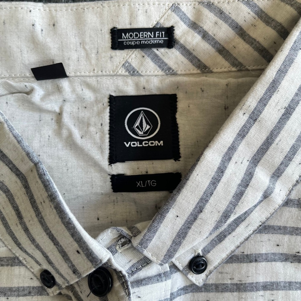 Volcom Melvin Stripe Mens XL Short Sleeve Button Up Shirt Modern Fit  NEW - Picture 3 of 8